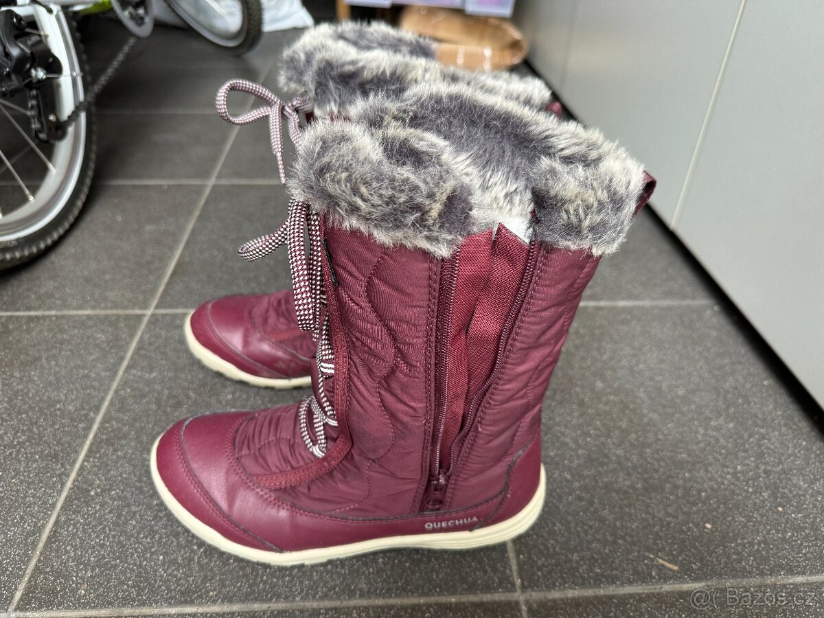 PRODÁNO,DÍVČÍ NEPROMOKAVÉ SNĚHULE QUECHUA,DECATHLON,VEL.37