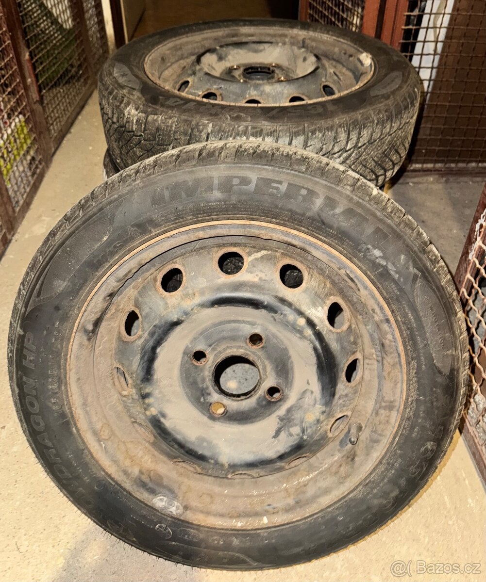 Prodám zimní pneu 165/60 R14