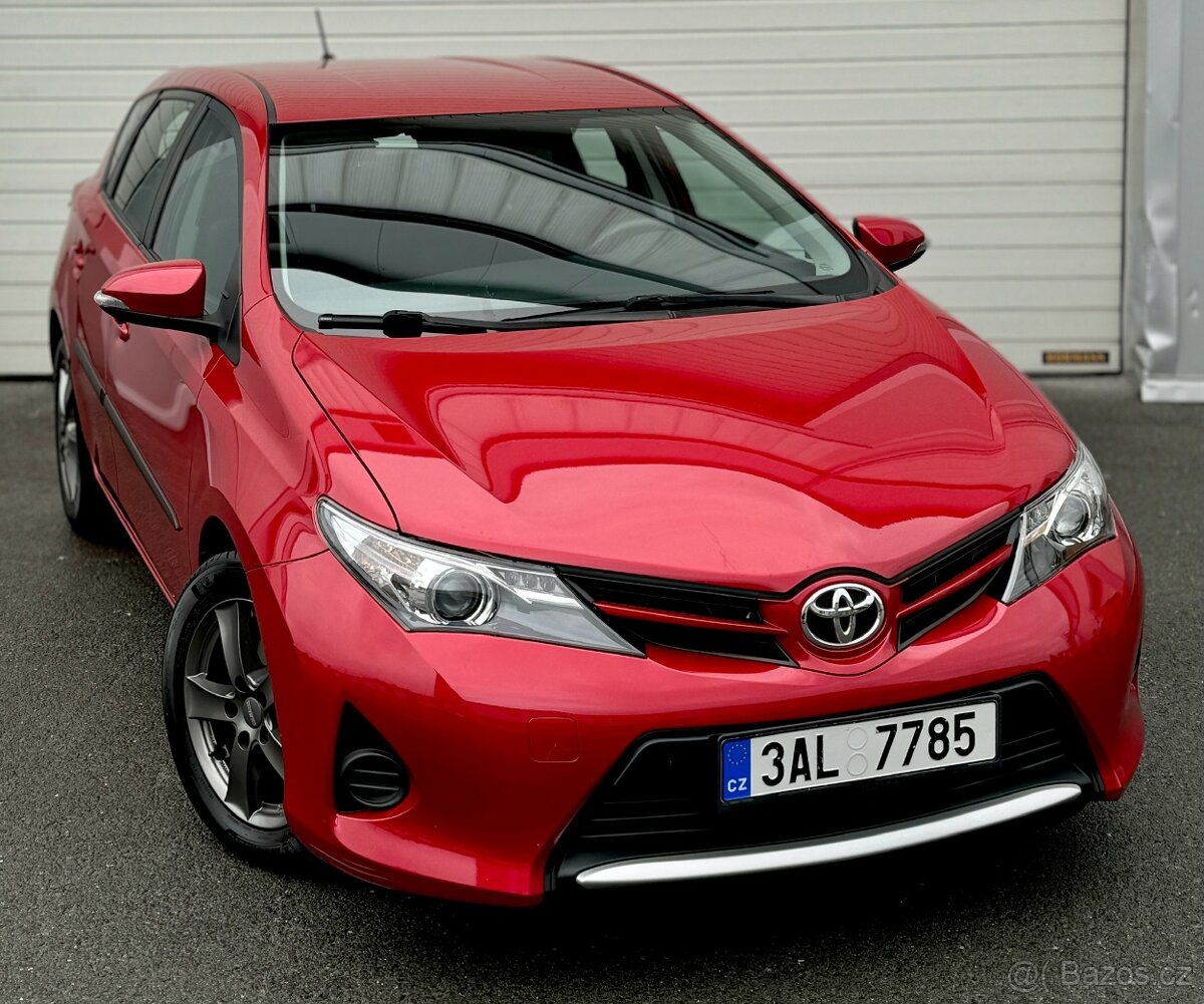 TOYOTA AURIS 1.3 VVT-i 73 kW MANUÁL – 2013