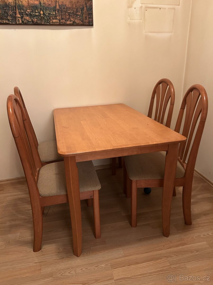 Kuchyňský jídelní stúl a 4 židle