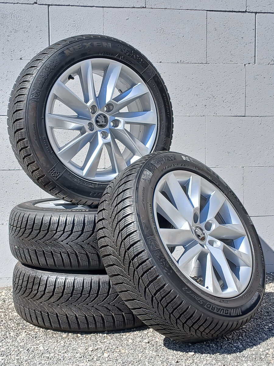 Zánovní zimní orig alu Škoda Superb 215/55/17 8mm