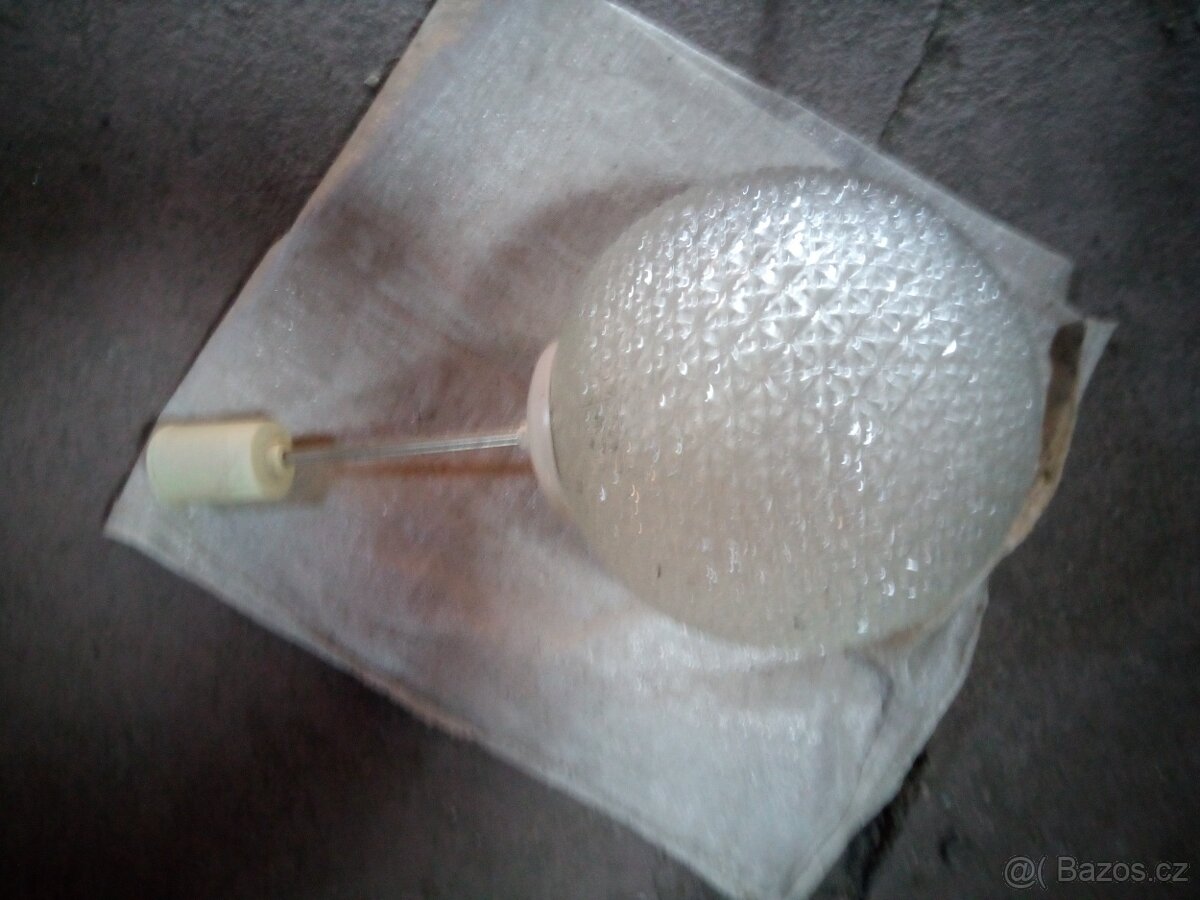 Skleněný lustr - koule