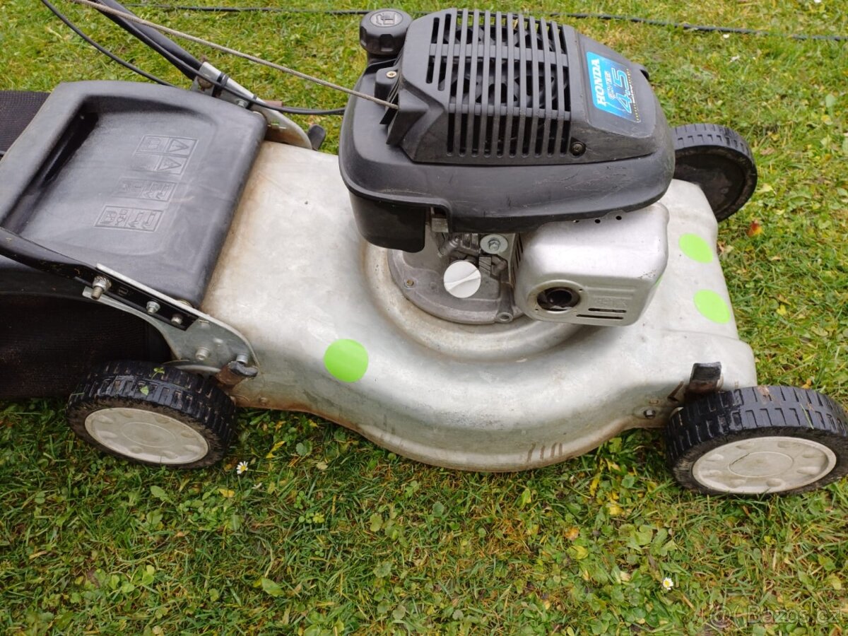 Prodám benzinovou sekačku honda