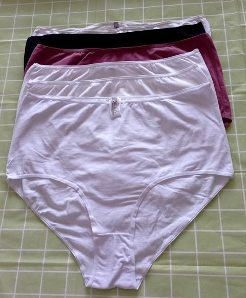 6 x dámské kalhotky, vel. 56/58. Nové.