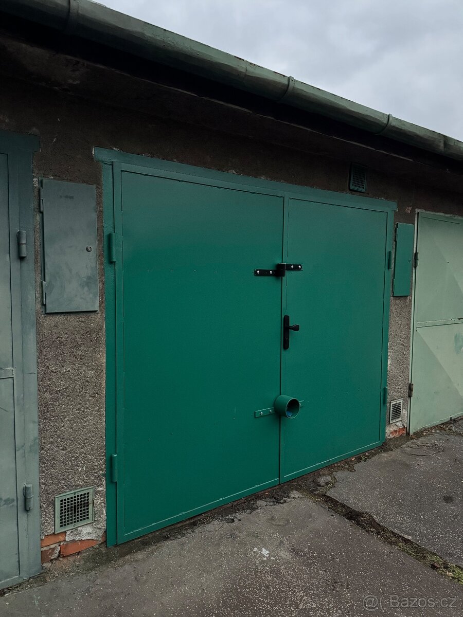 Pronajmu garáž u Futura