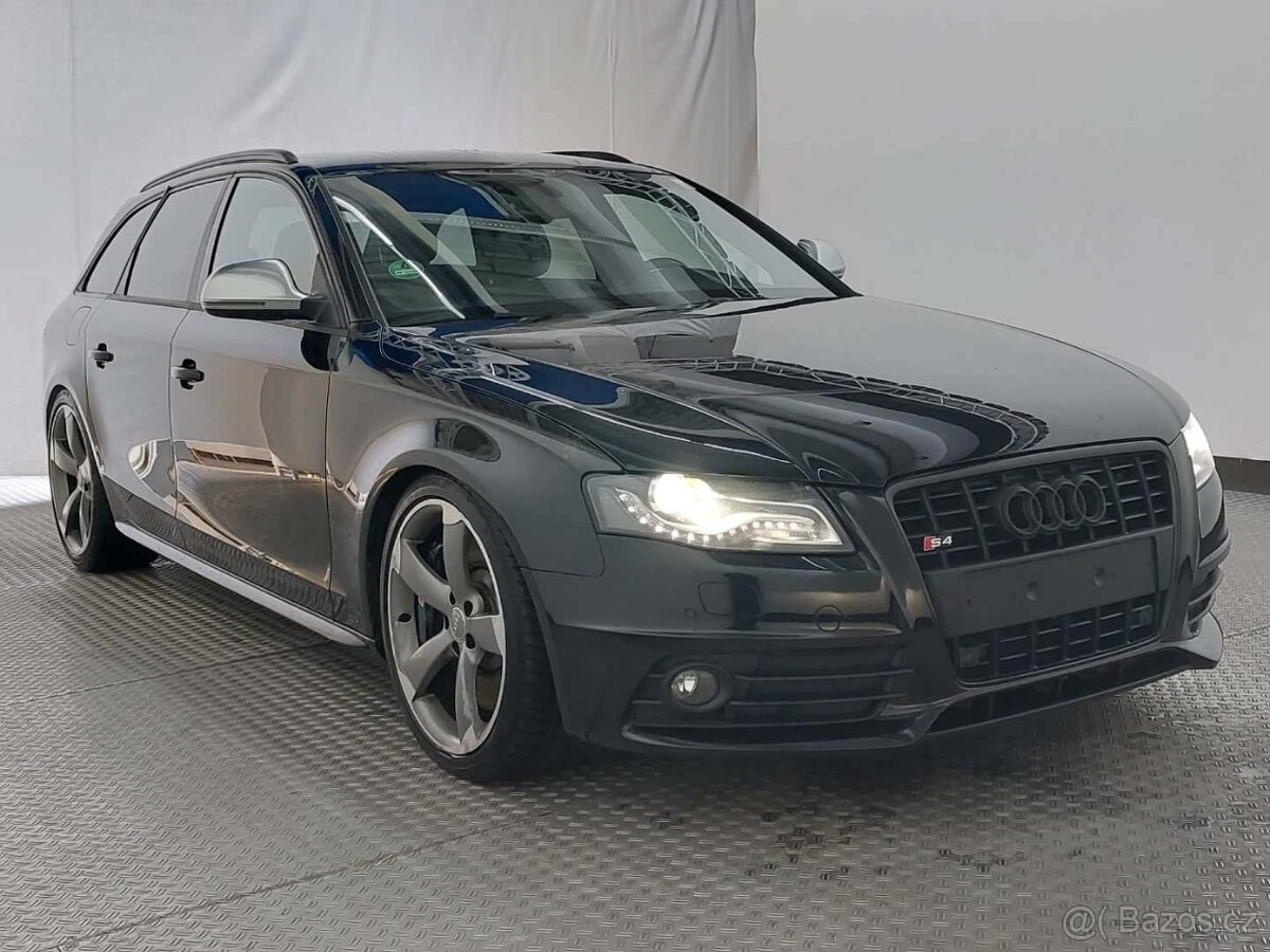 Audi S4 3.0Tfsi QUATTRO 9/2011 197tis km 245KW MANUÁL