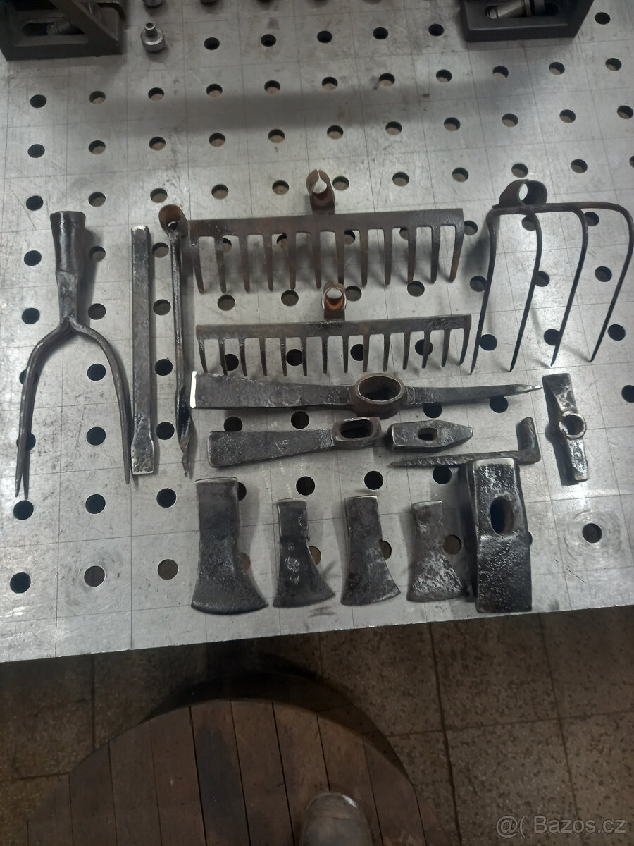 Staré kované nářadí