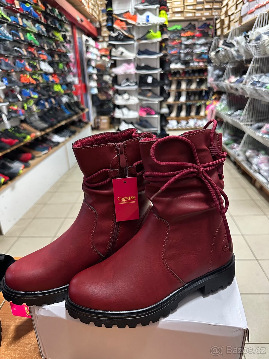 Červené zimni boty