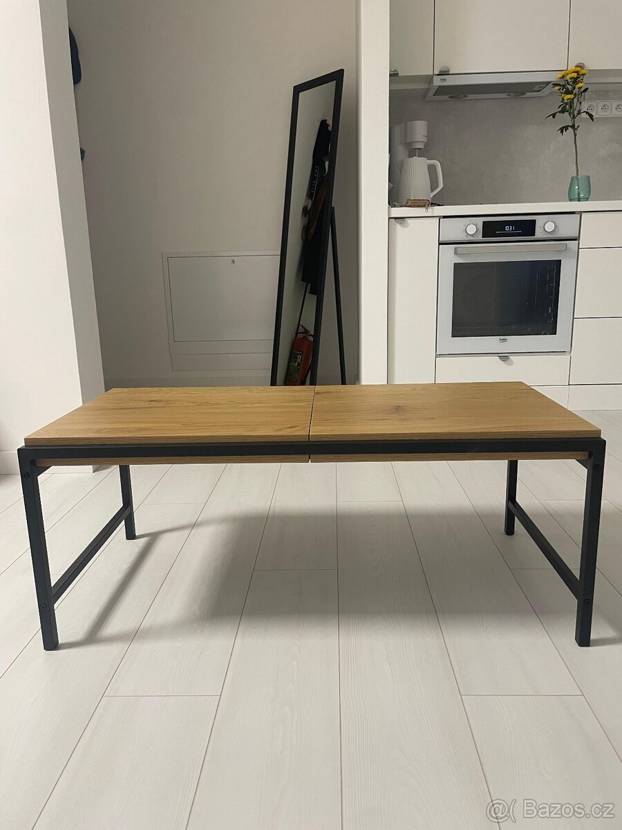 Konferenční stolek