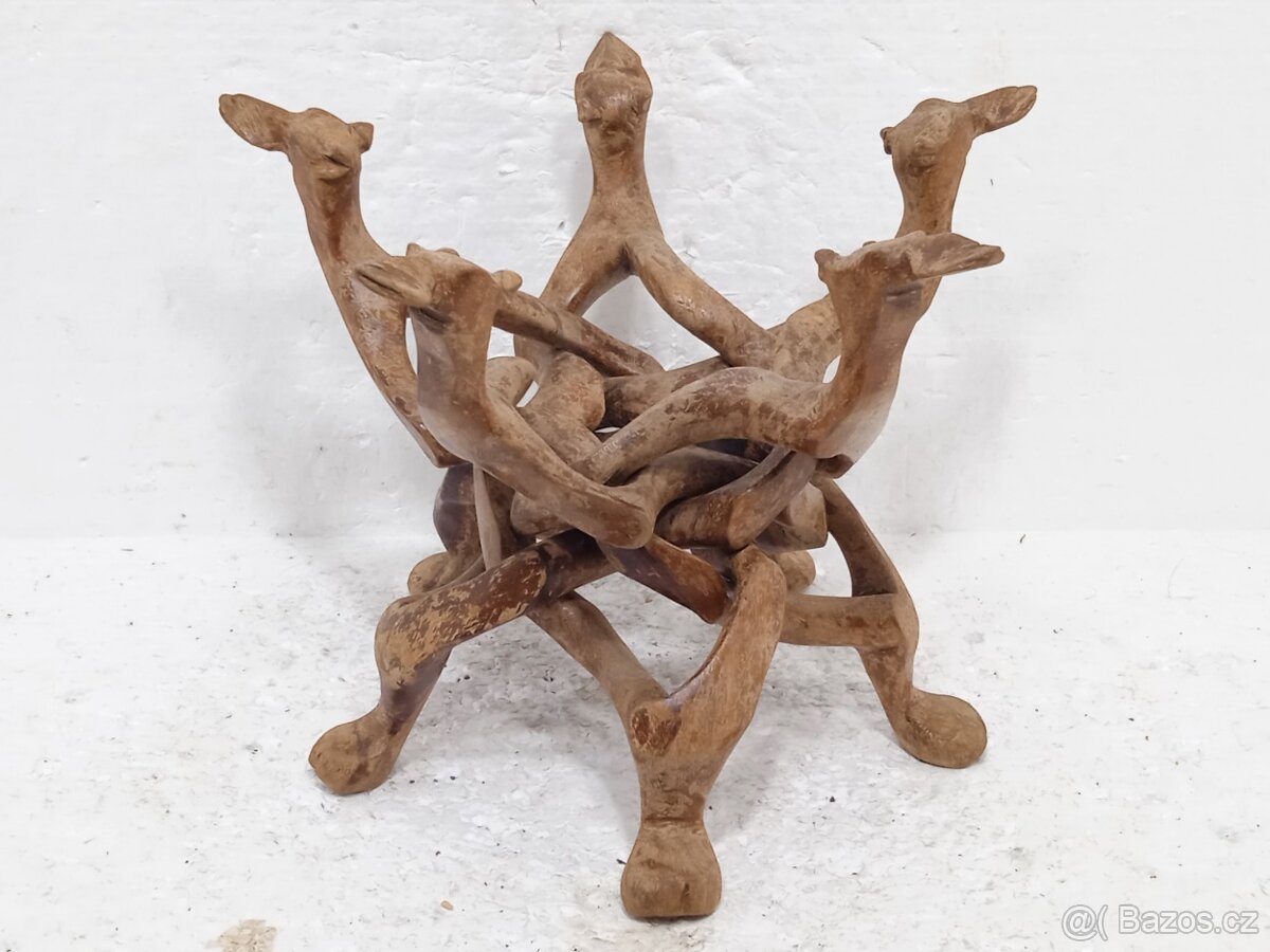 Vyřezávaný stojan na květináč - retro