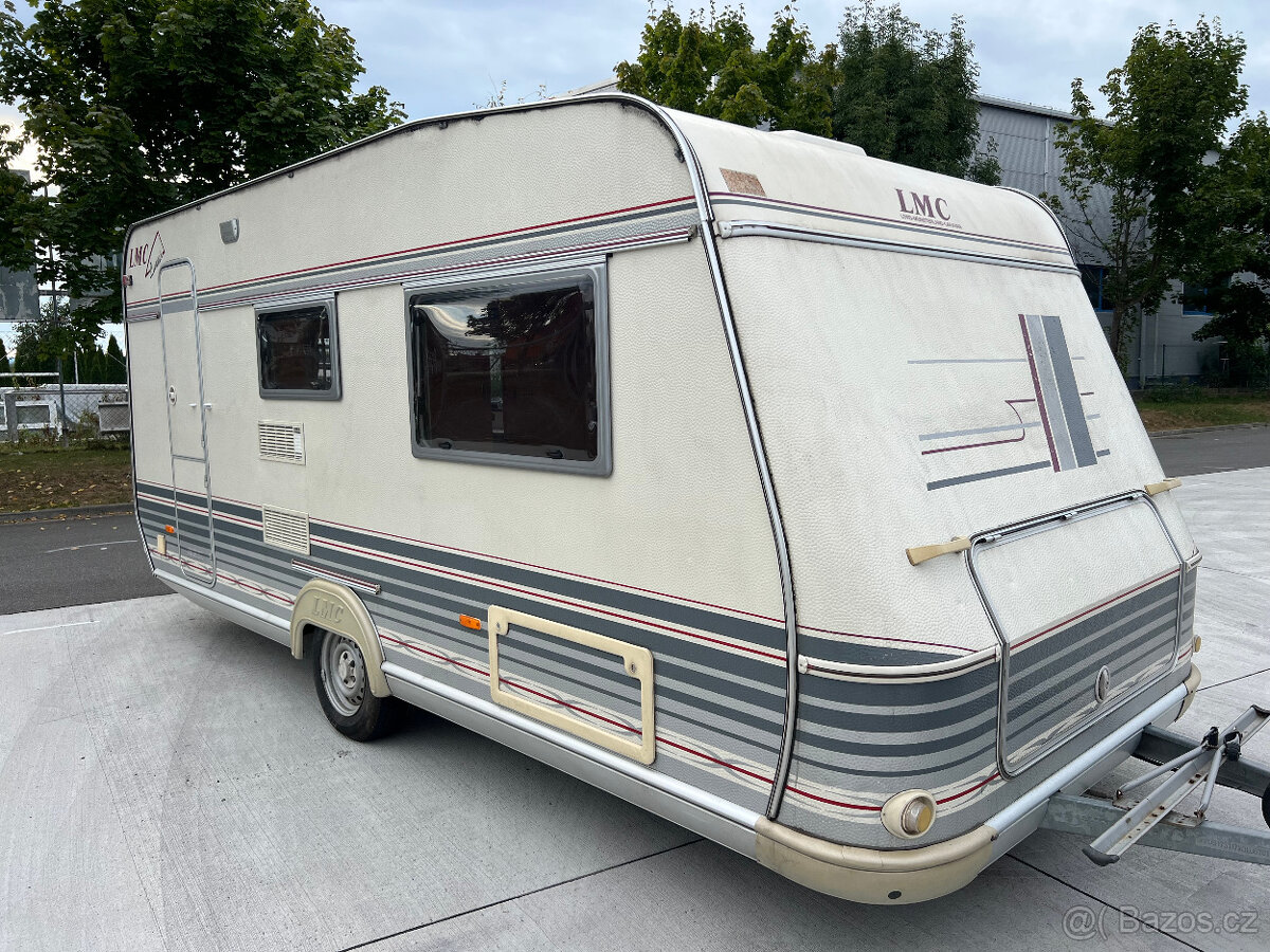 Karavan LMC 490 LUXUS+Předstan