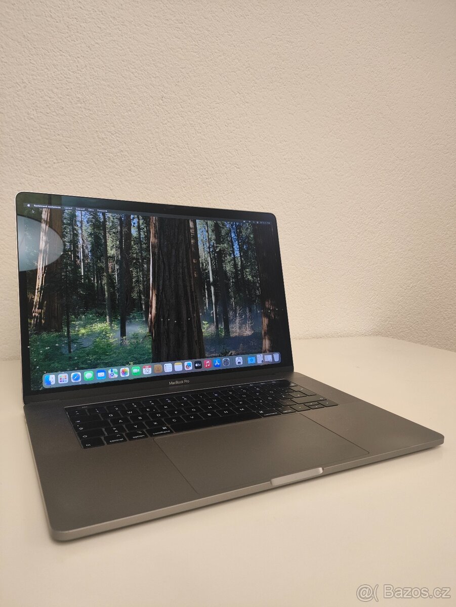 MacBook Pro 15" 2018 | i7 • 16GB • 256GB SSD