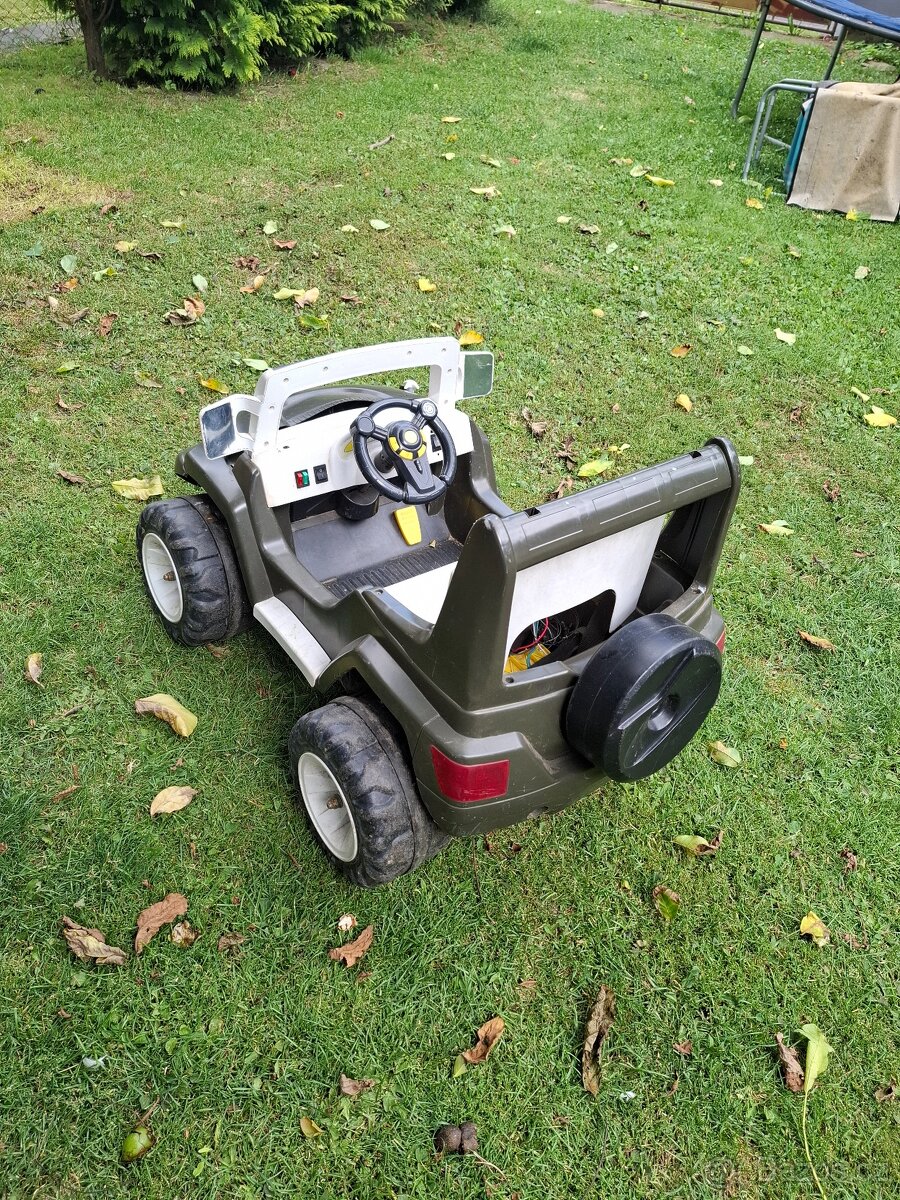 Elektrické autíčko 12V jako Peg perego