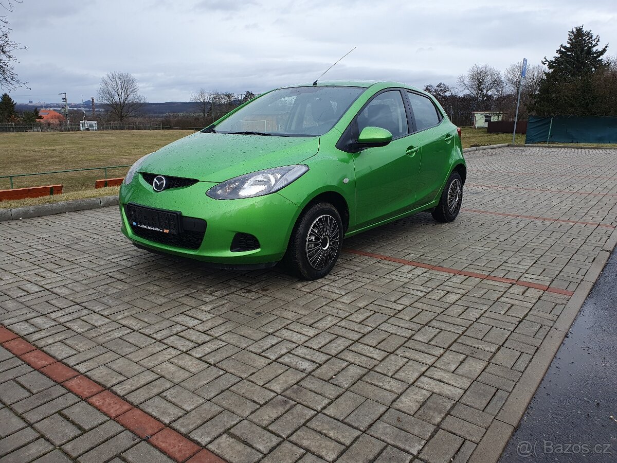 Mazda 2. 1.3i nová stk