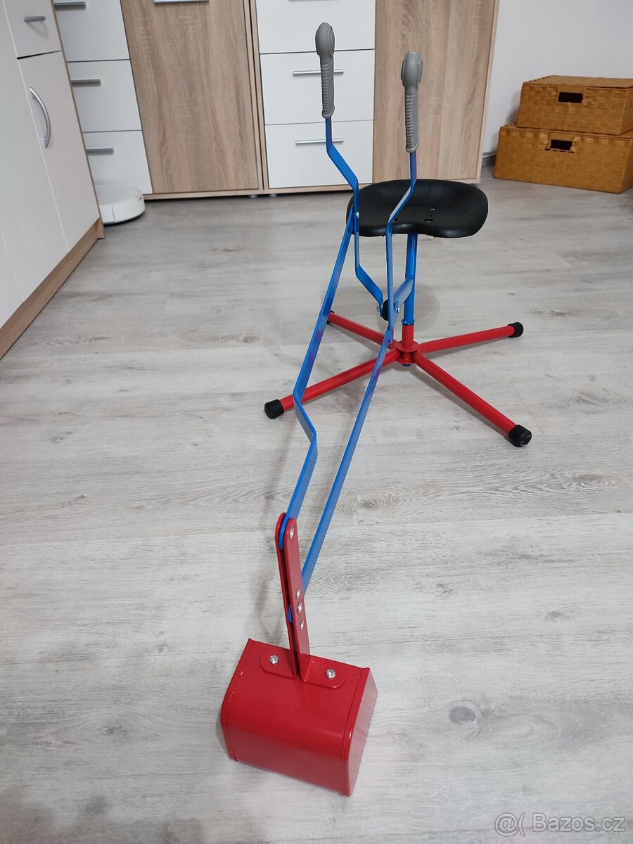 Dětský kovový bagr