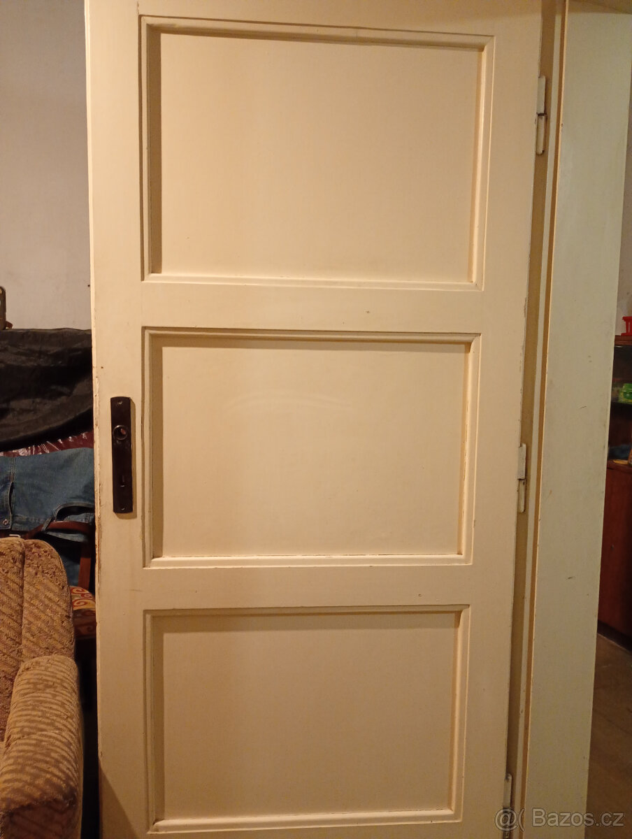 dřevěné dveře 89 x 200 cm