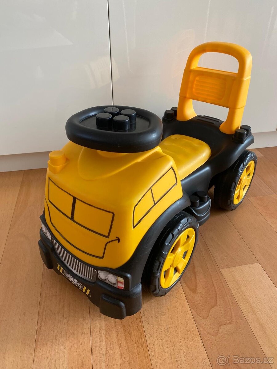 Odrážedlo auto