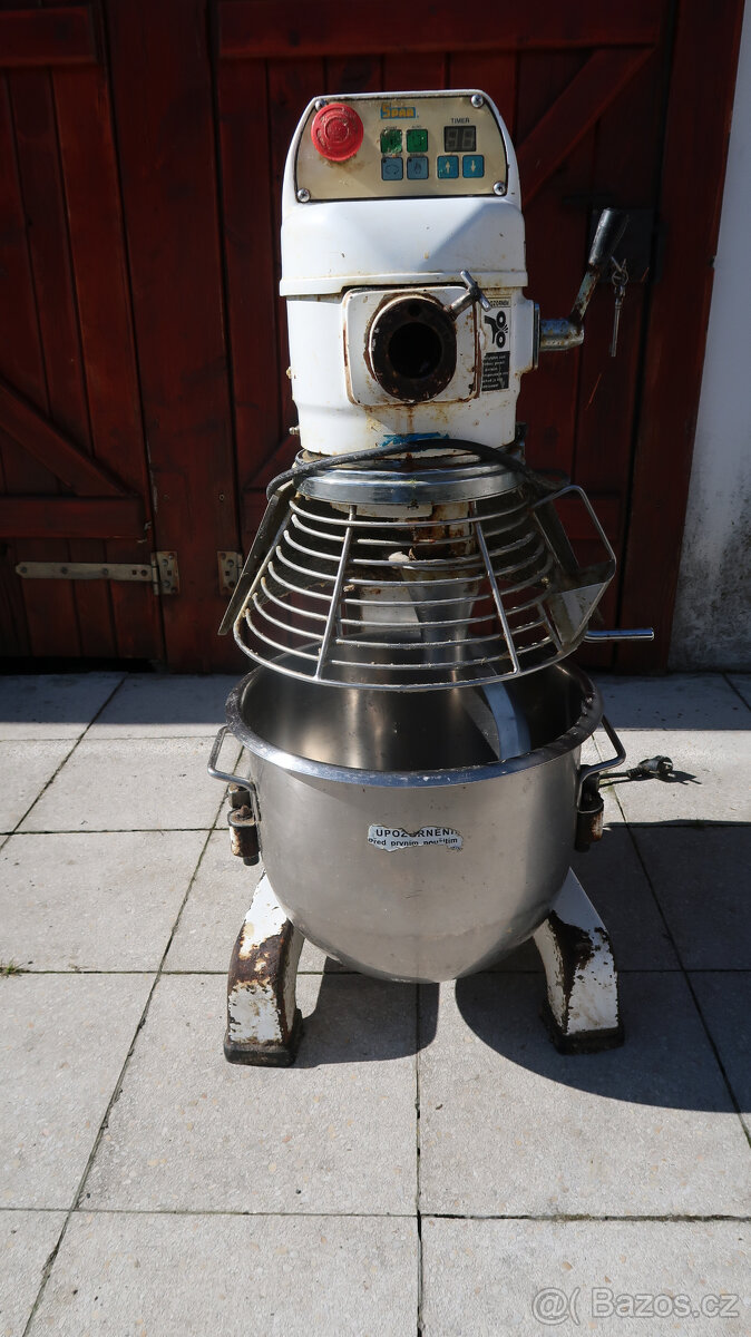 Hnětač těsta SPAR SP 200