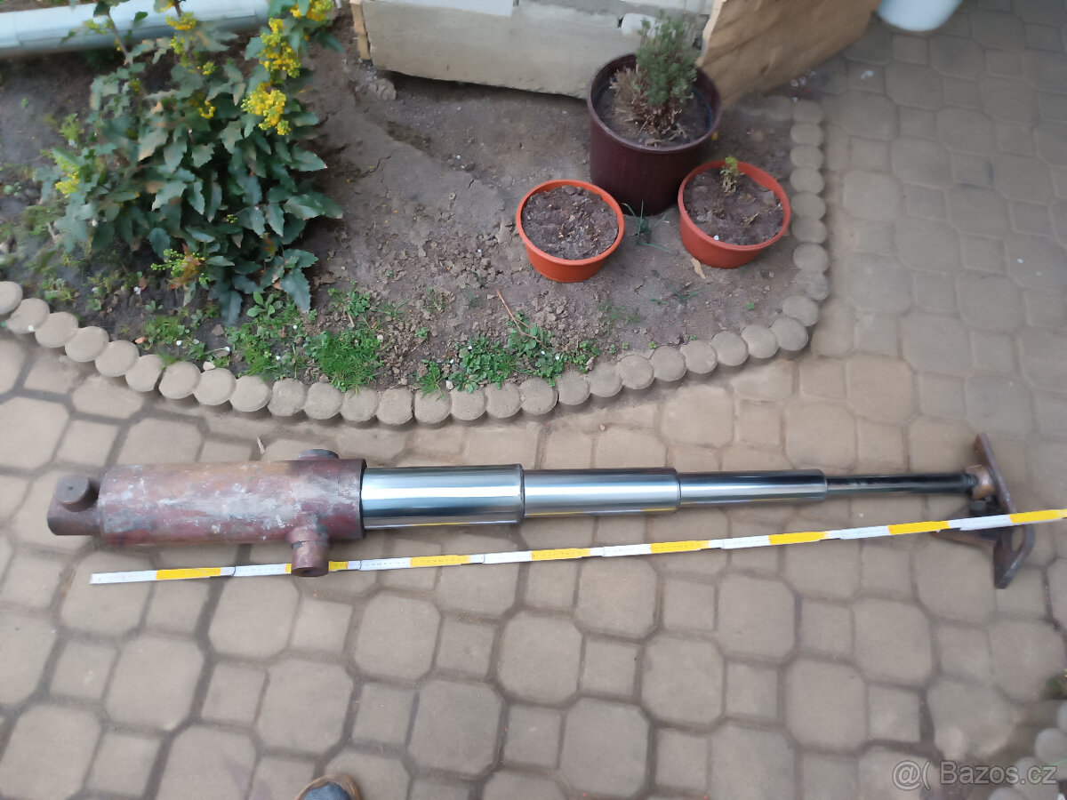 Píst na hydraulickou vlečku