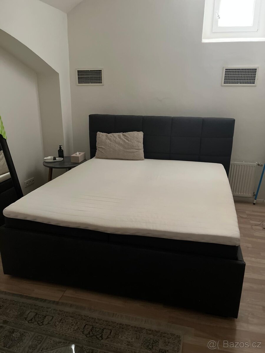 Postel 180x200 s úložným prostorem