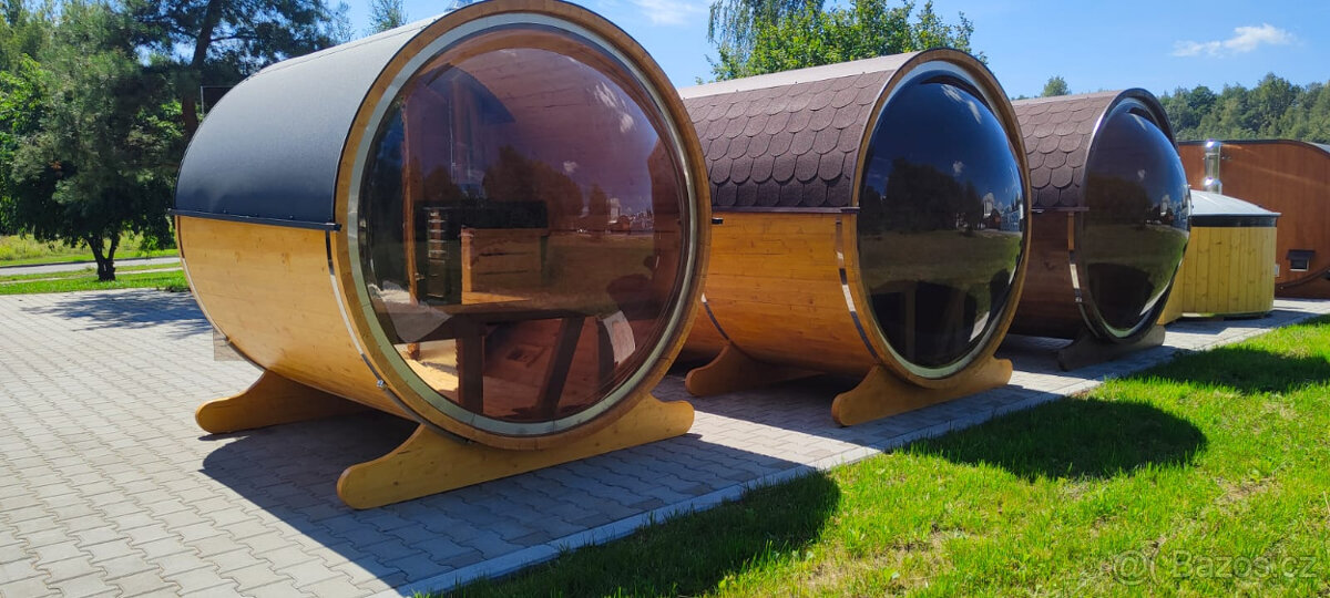 Venkovní sudová panoramatická sauna