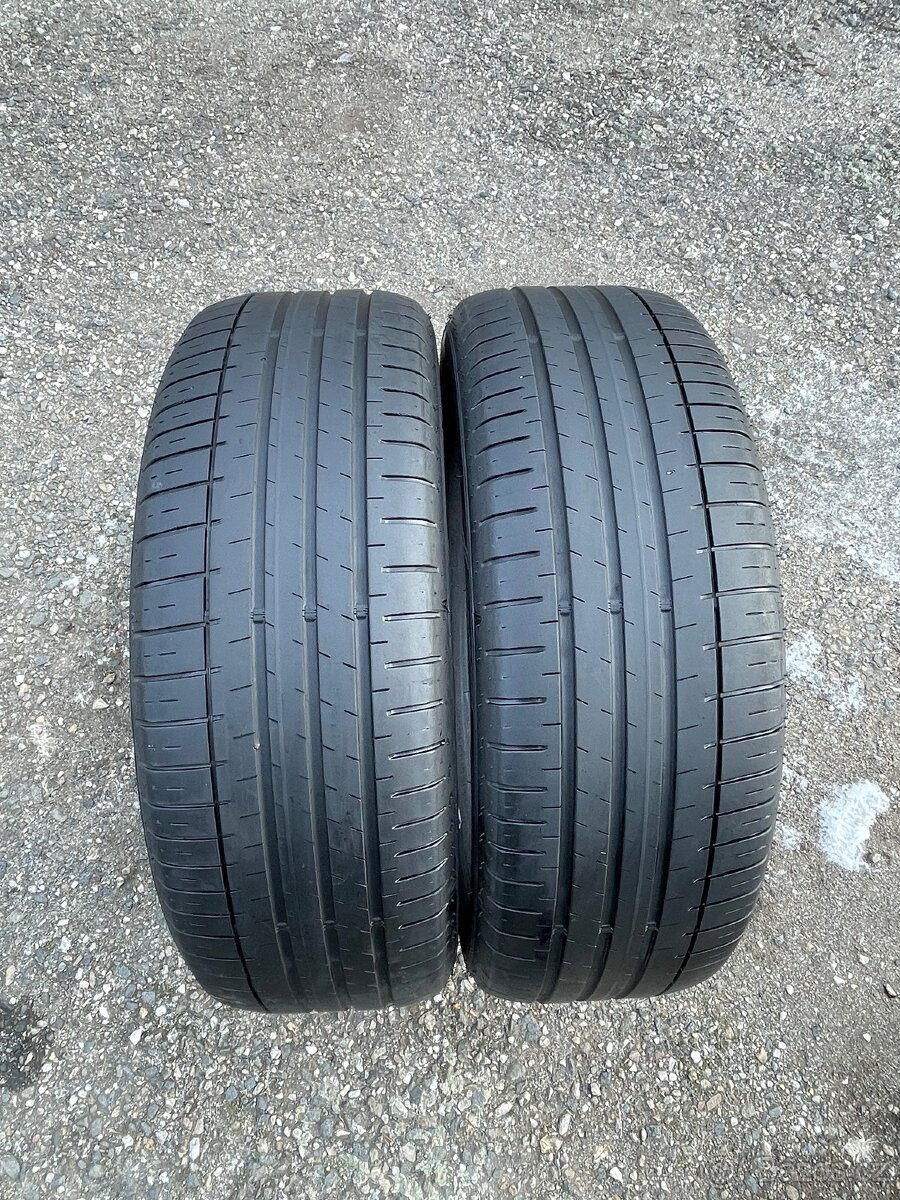 Letní pneu 235/60 r18 Falken