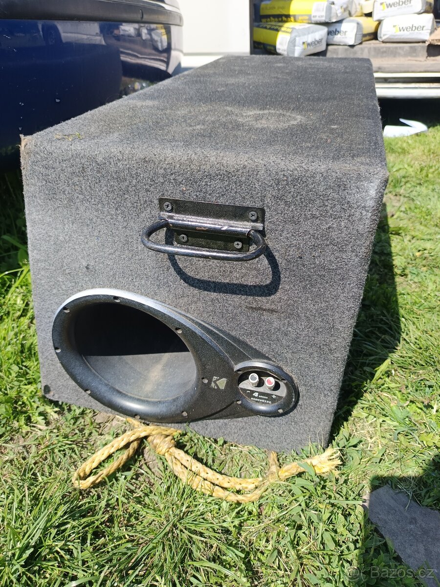 Kicker bedna na subwoofer