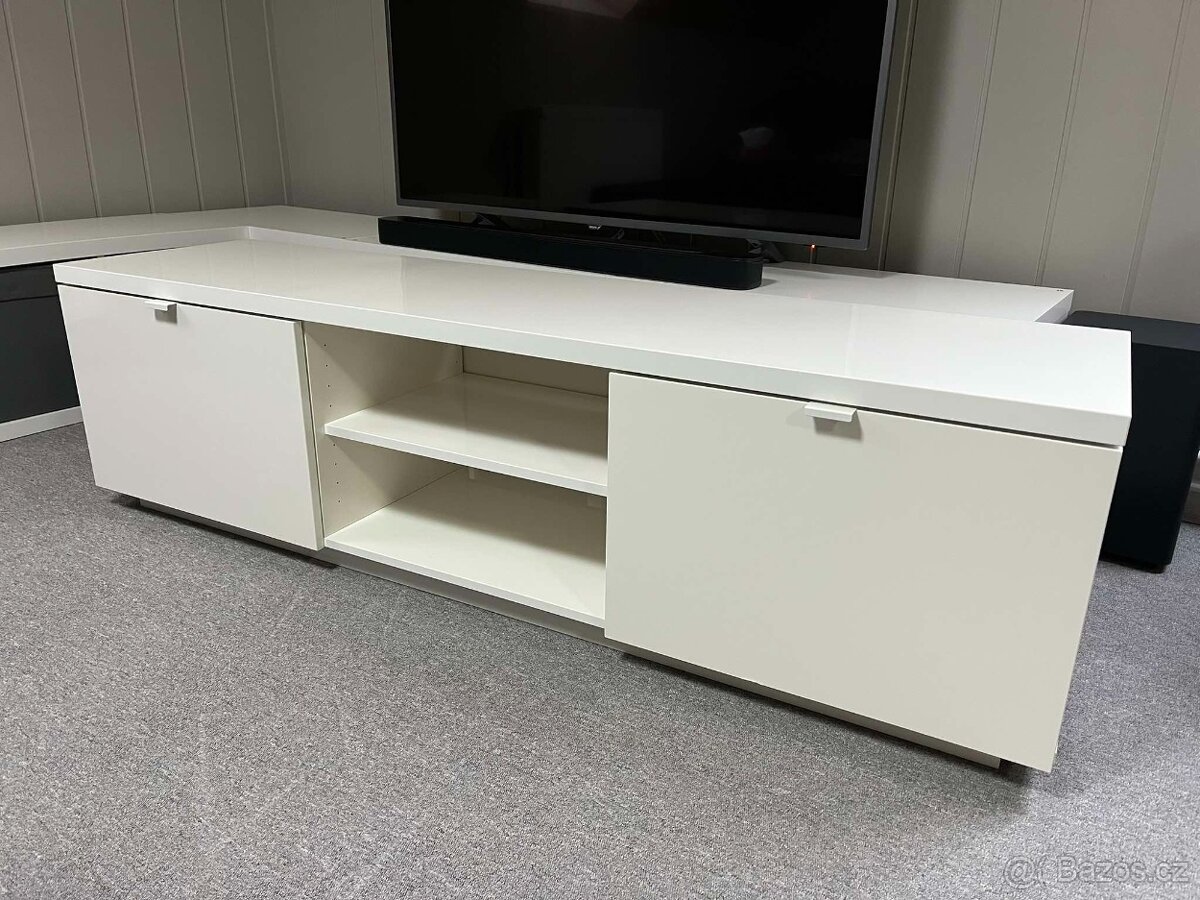 TV stolek BYÅS,lesklá bílá