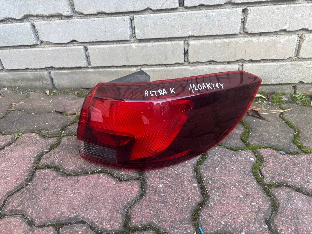 Zadní pravé světlo Opel Astra K kombi