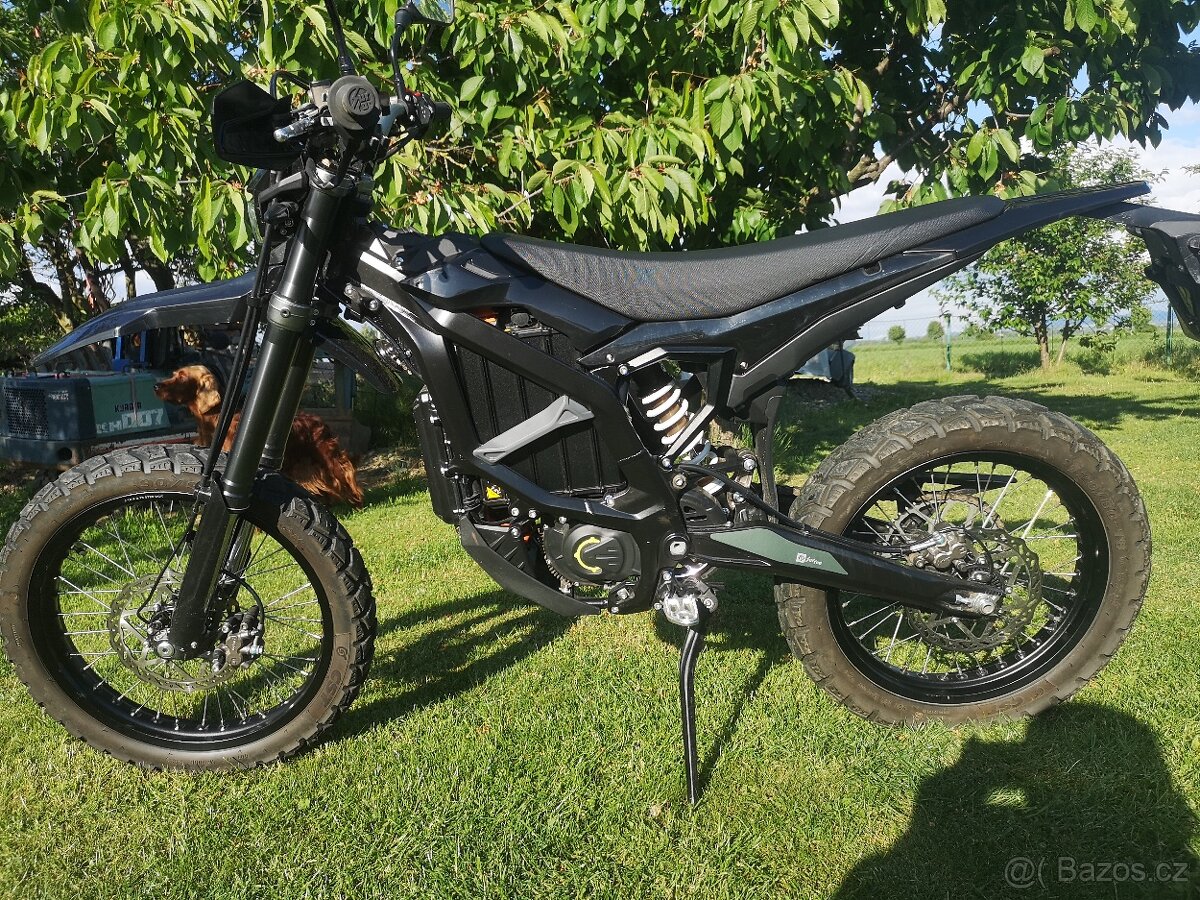 Sur-ron Ultra Bee 1756km, zánovní elektrické enduro.