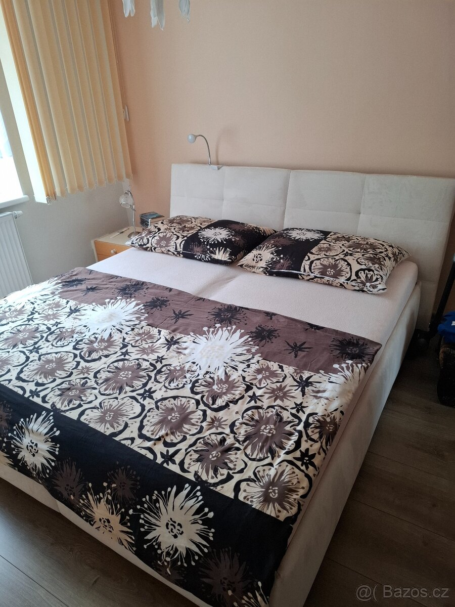 Manželská postel
