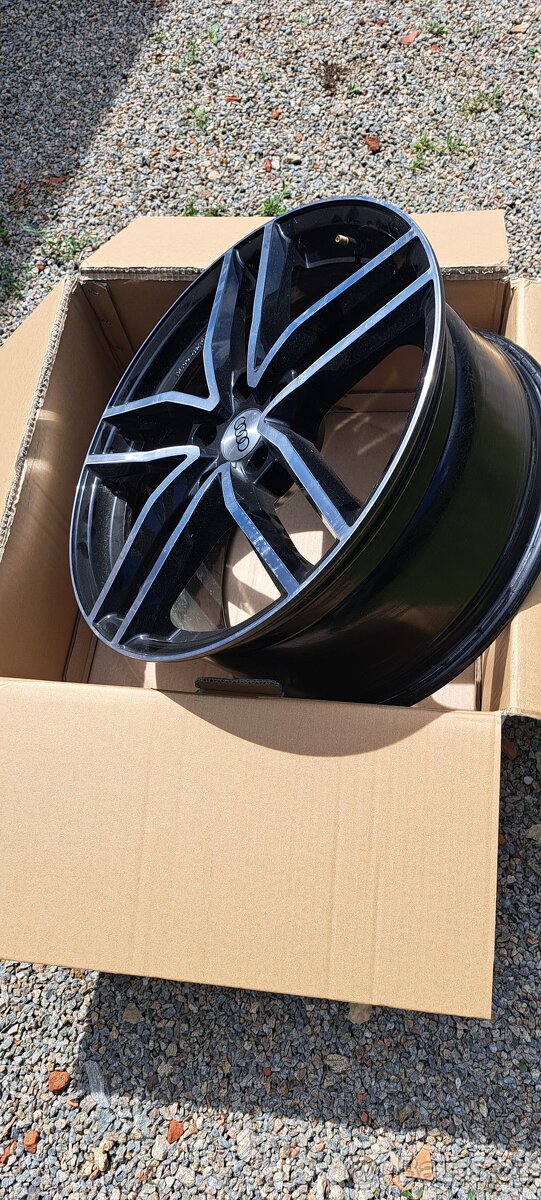 Dezen TR dark r18 5x112