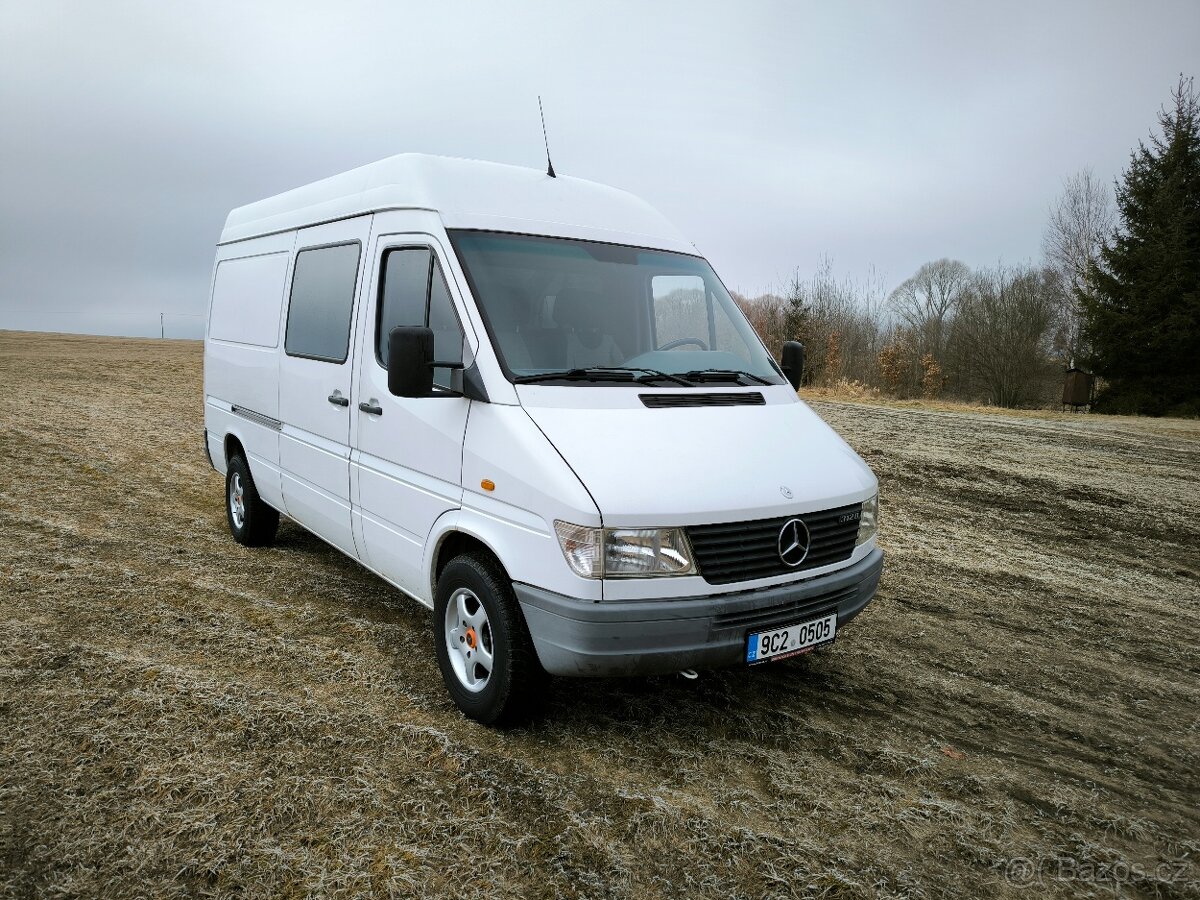 Mercedes-Benz Sprinter 312