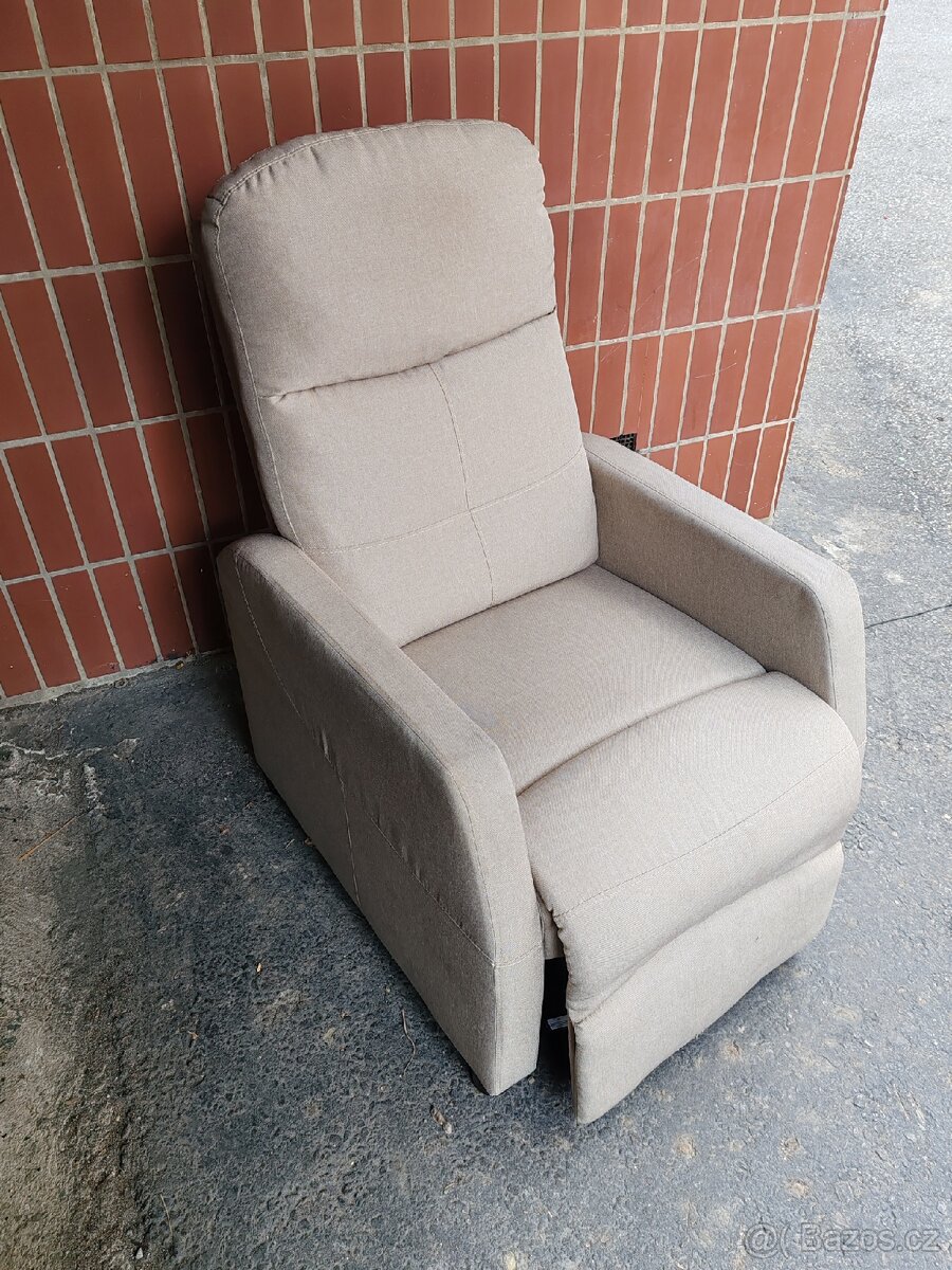 Polohovací relaxační křeslo