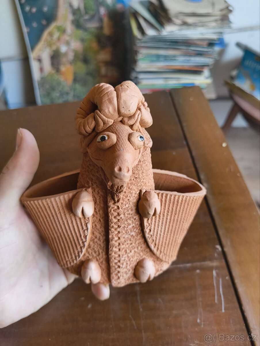 Keramická figurka kozla