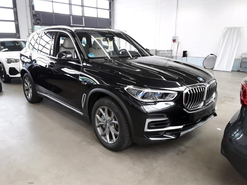 BMW X5 45e xDrive 3.0 290kW 4X4 X-Line / Vzduch / 2x ALU 19
