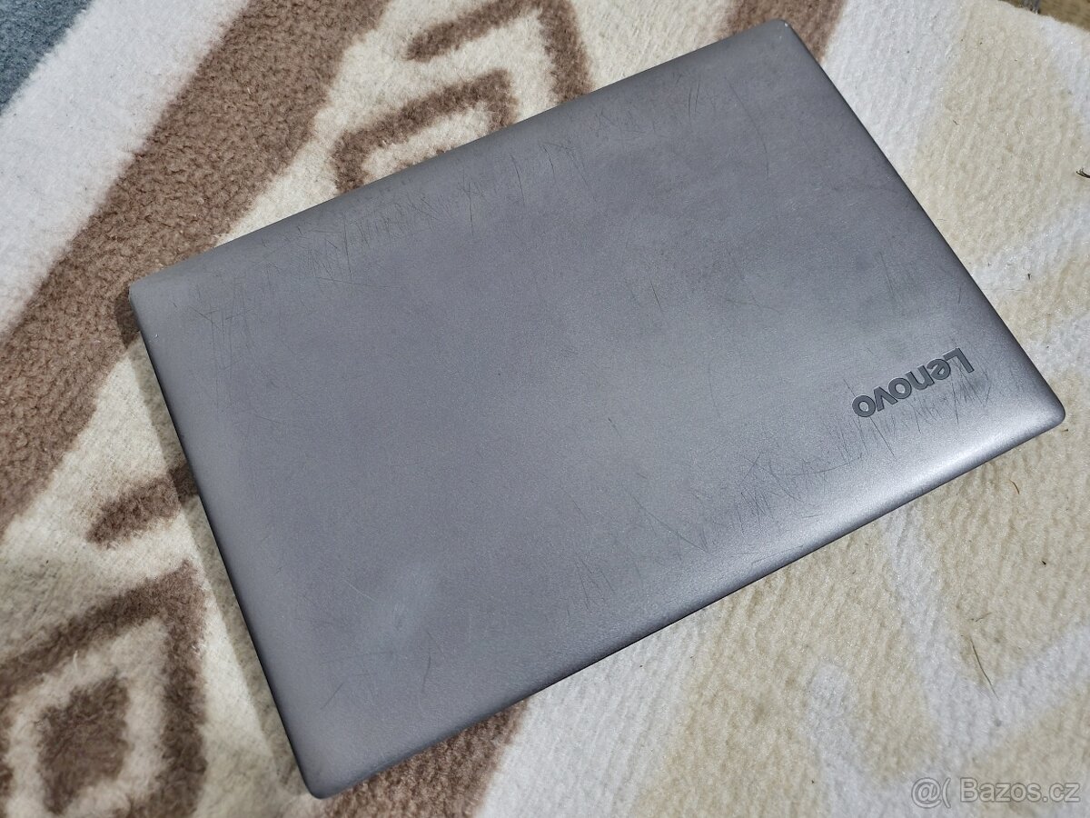 Lenovo Idea Pad S130 bez nabíječky.