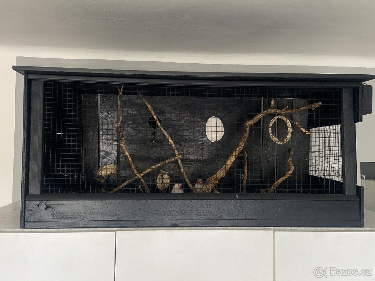 Dobry den prodám dvě žebříčky + klec domácí vyroby