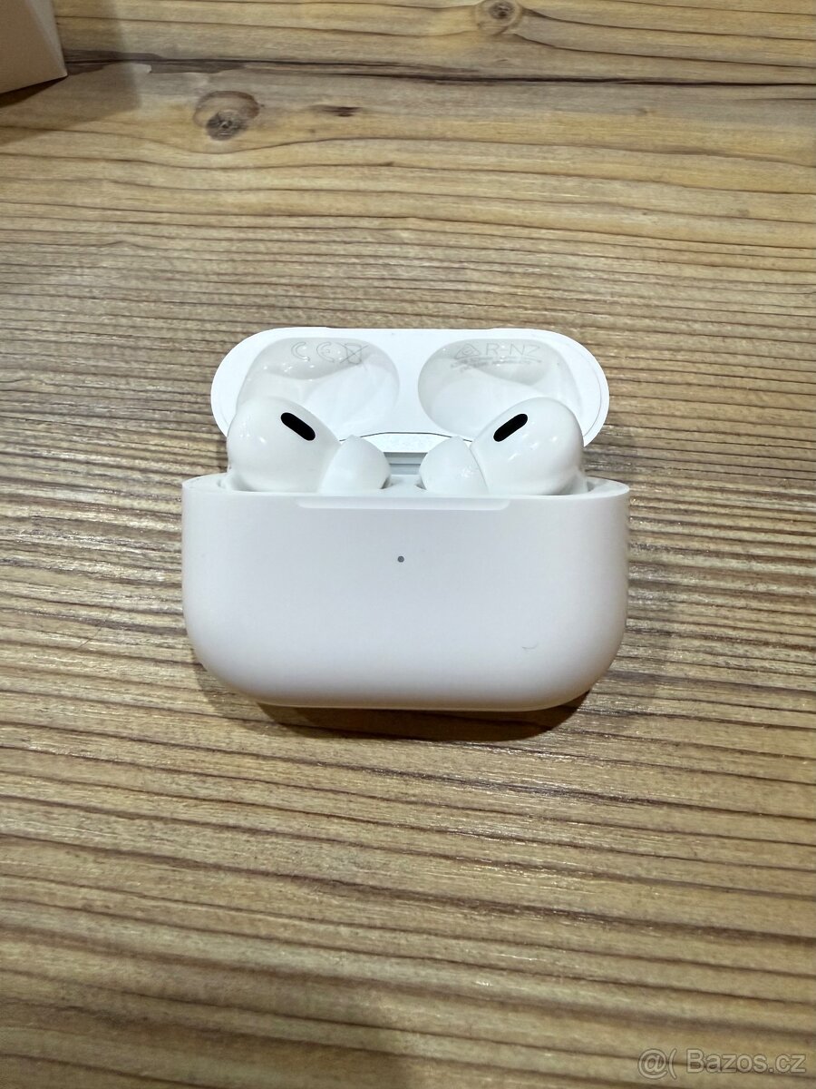 Apple AirPods Pro (2. generace) – USB-C, MagSafe pouzdro