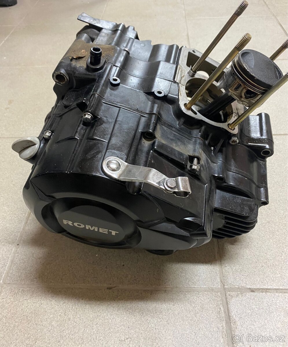 Motor na motorku Romet Division 125ccm