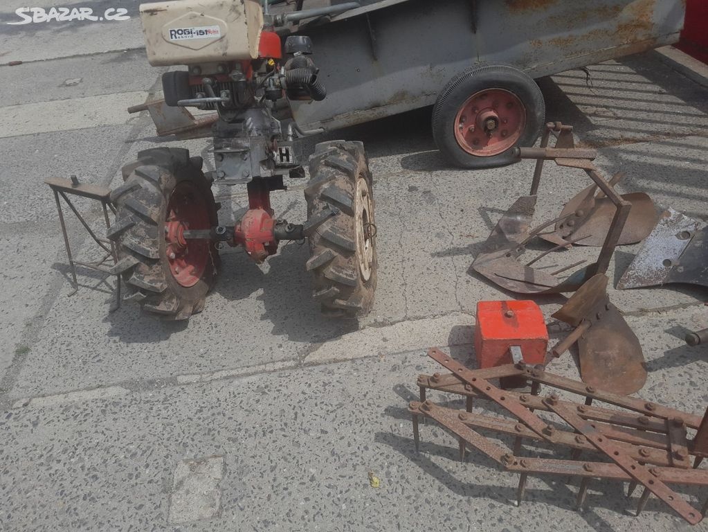 Prodám malotraktor Robi55 s vozikem a dalším příslušenstvím