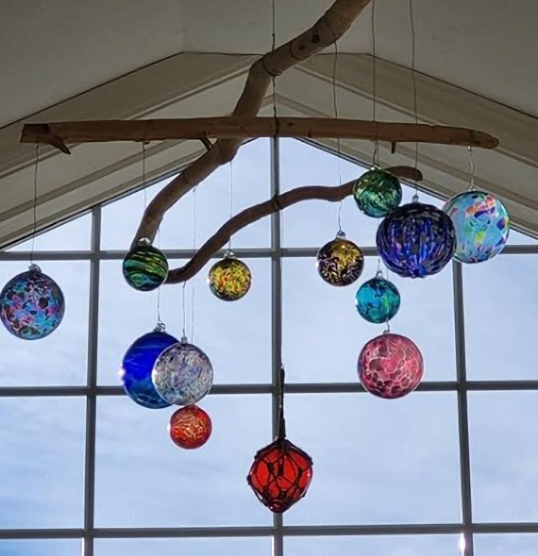 ZÁVĚSNÉ KOULE Z KŘIŠŤÁLOVÉHO SKLA 13Ks