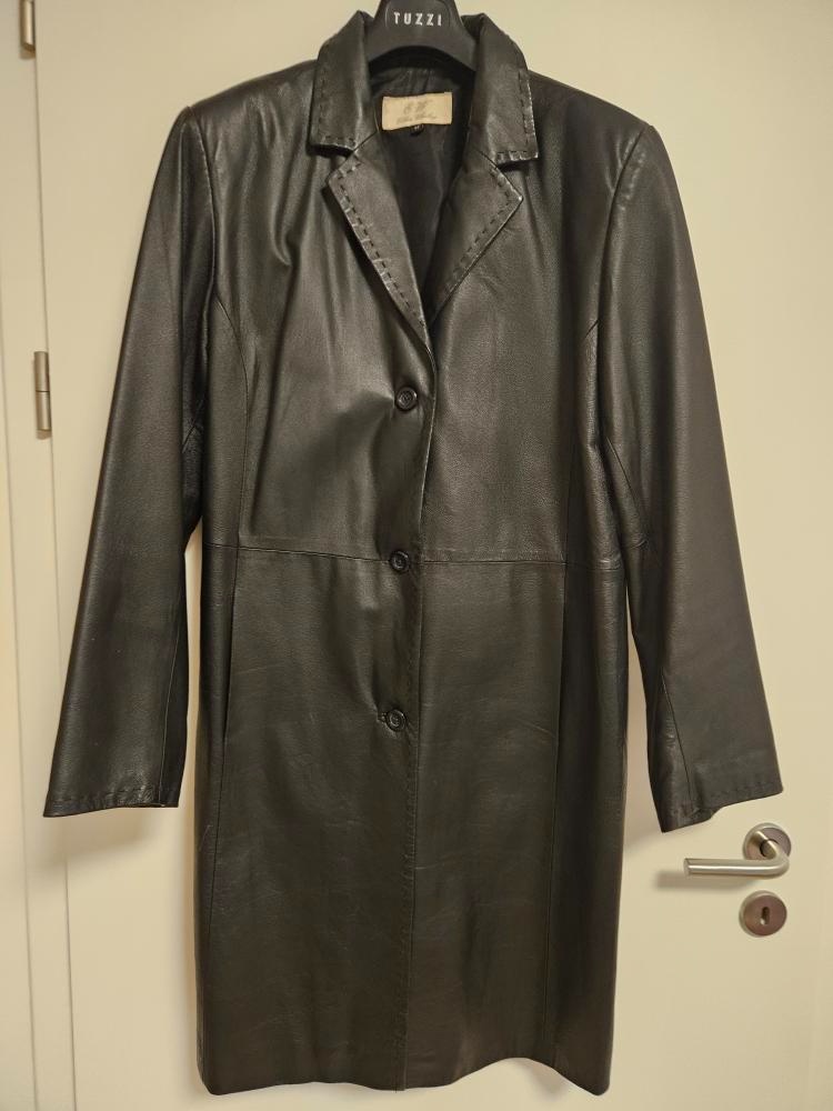 starožitný hrací budík, šaty, kabelka kožená,HRNEČKY