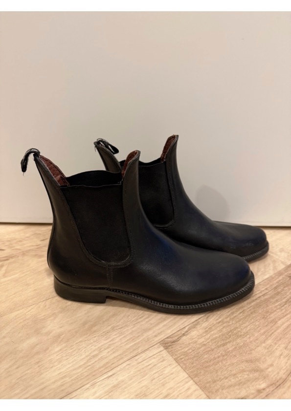 Jezdecká pérka HKM