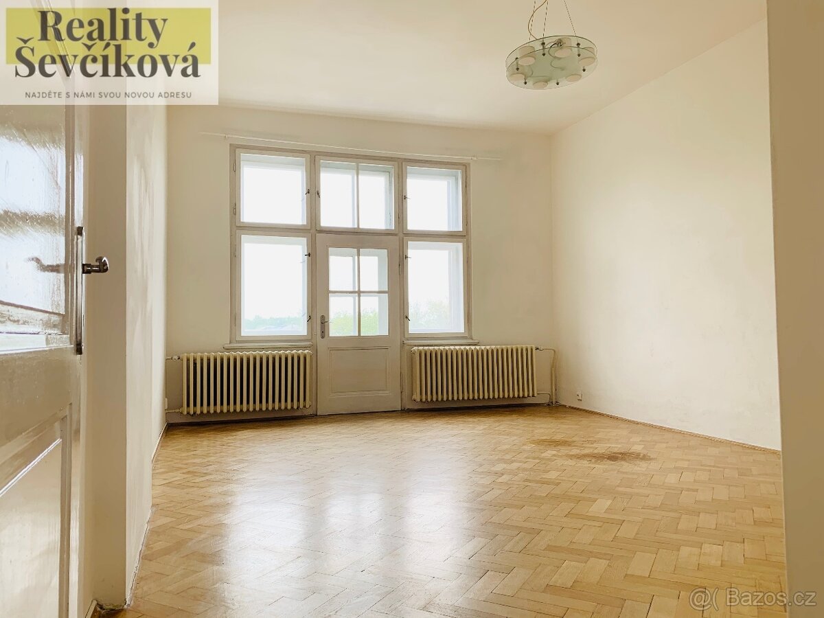 Pronájem 2+1 se dvěma balkóny, 90 m2 – Smetanovo nábřeží