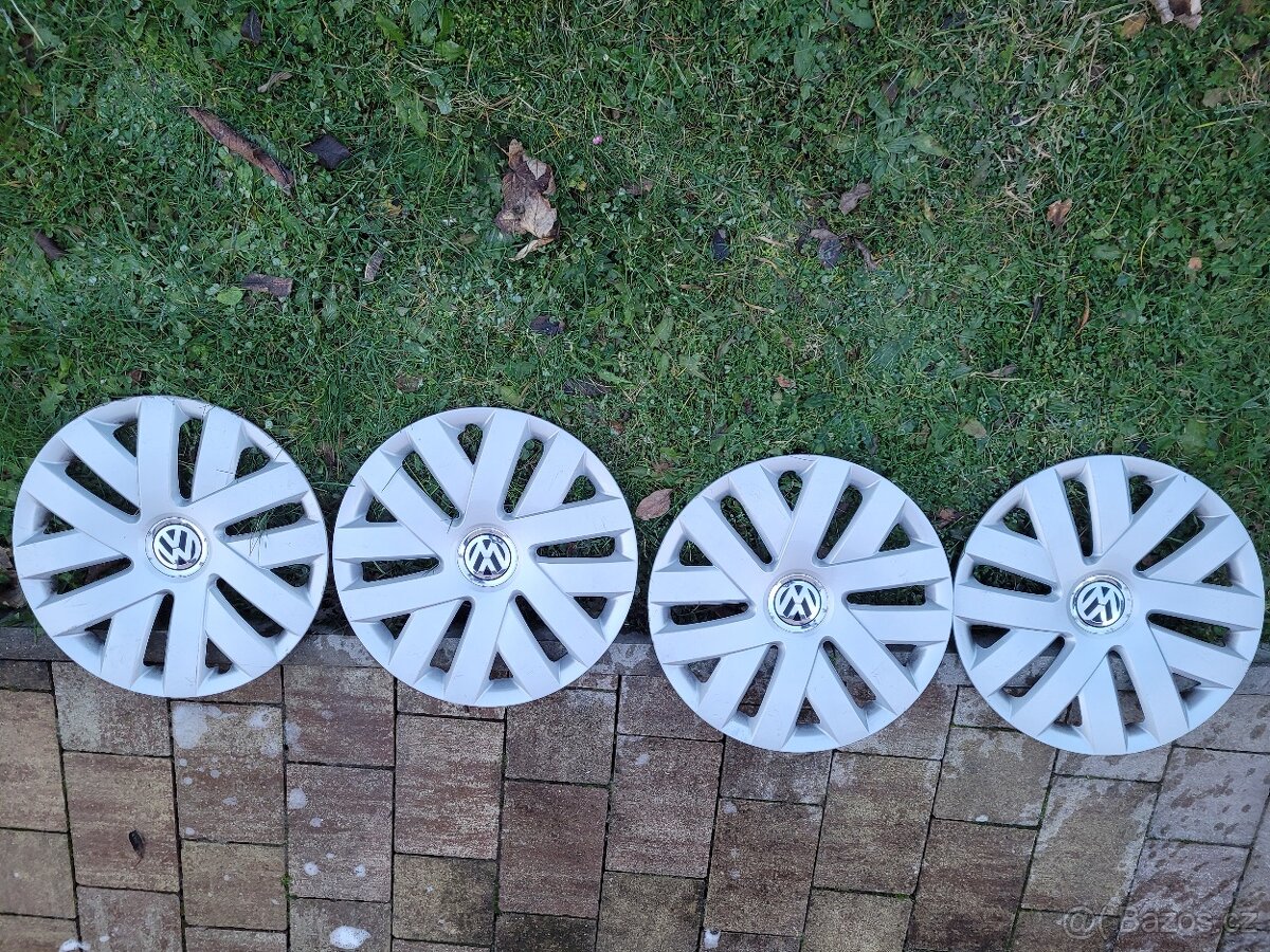 Prodám kryty kol ( poklice ) original VW 15" ..