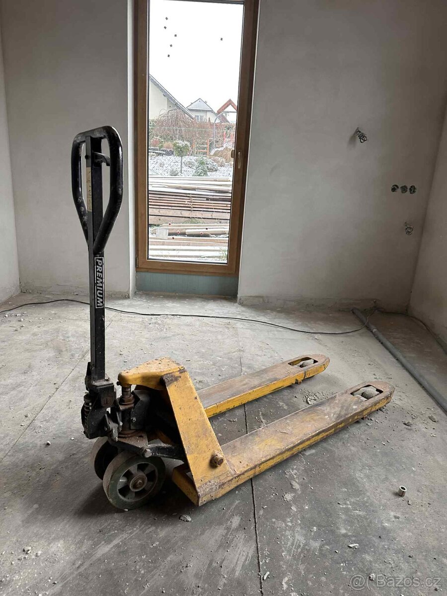 Paletový vozík značky Lifter