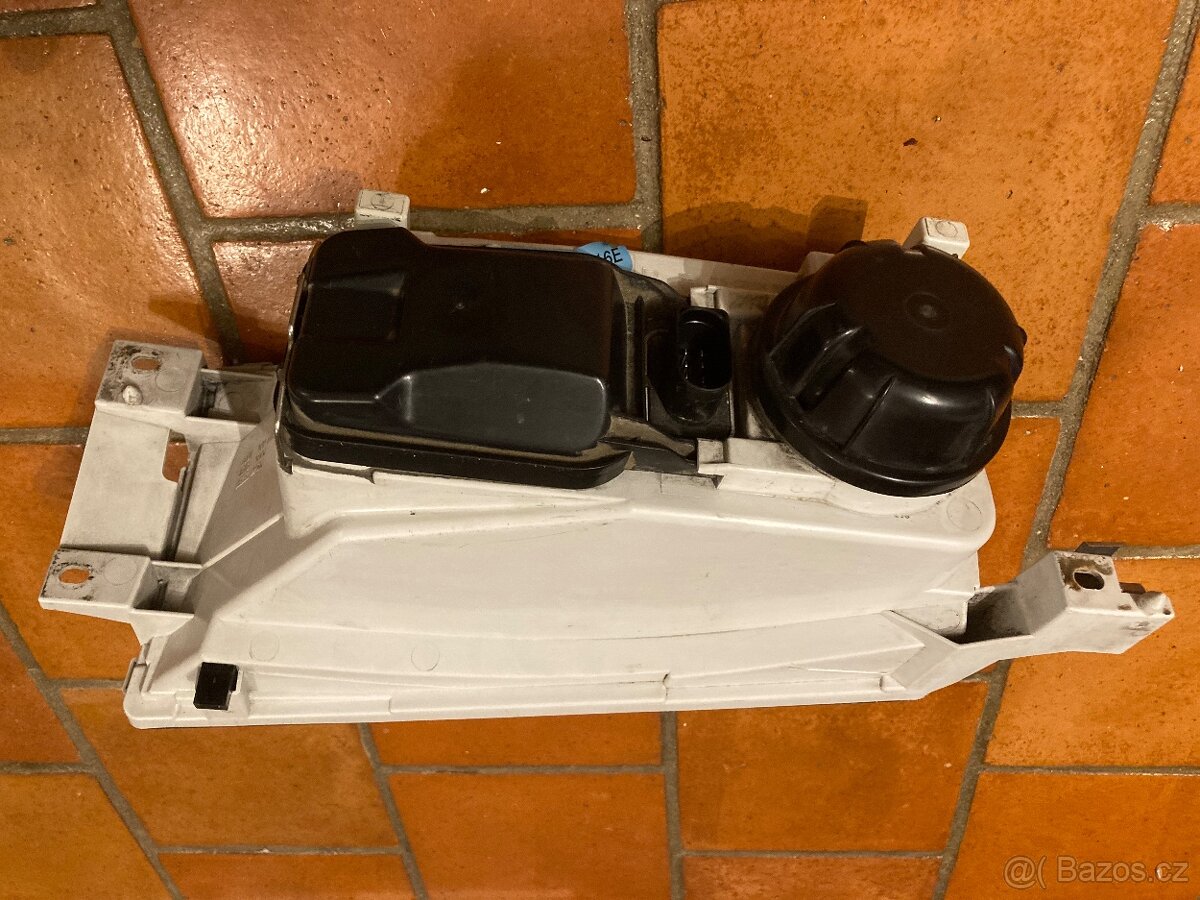 Levy reflektor Škoda Octavia 1