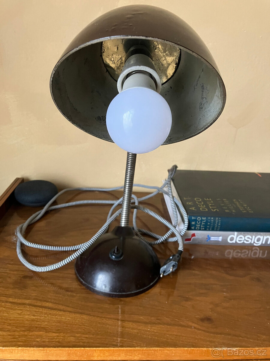Funkcionalisticka bakelitova lampa typ 11105