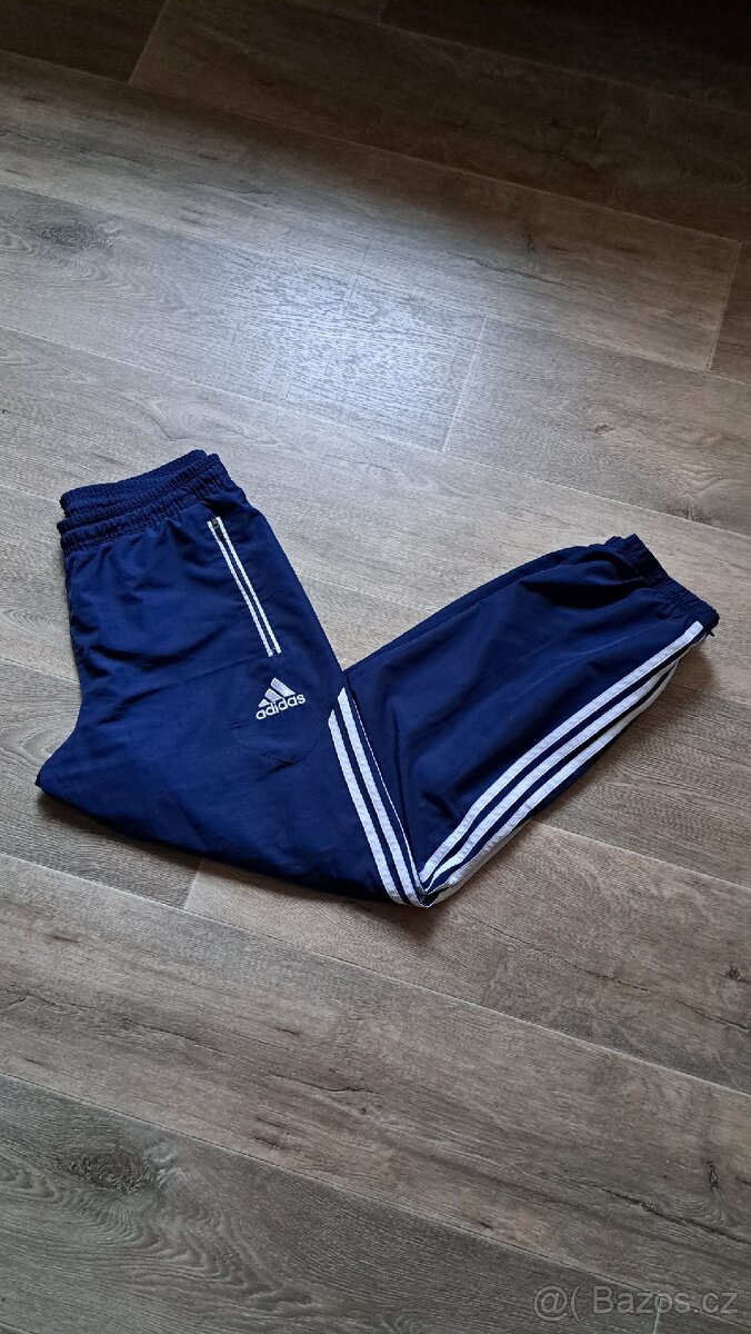 Hezké tepláky Adidas